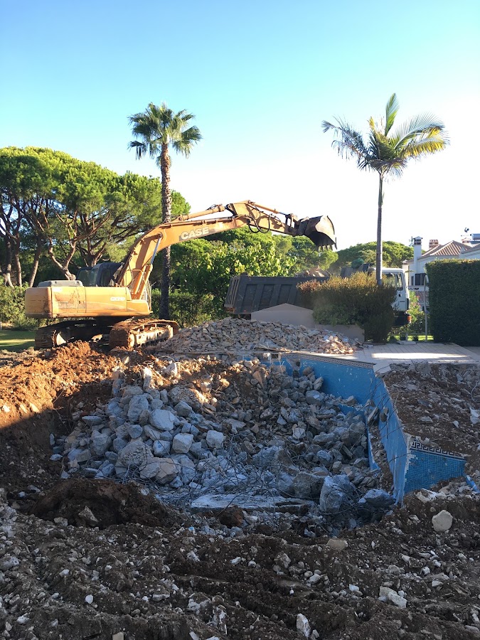 Analidio Gonçalves Lda - Escavações, Demolições, Movimentação Terras, Aluguer de Escavadoras foto 3
