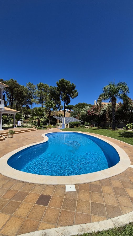 AQUALUX - pools | gardens | wellness & spas